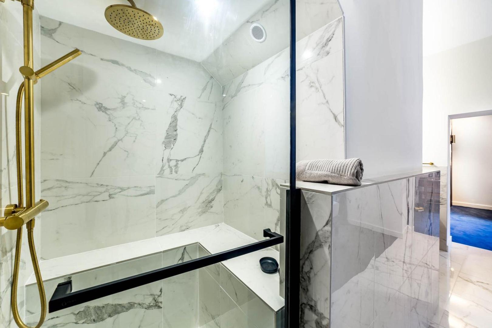 High-End Apartment Overlooking The Quays Ail Lyon Dış mekan fotoğraf